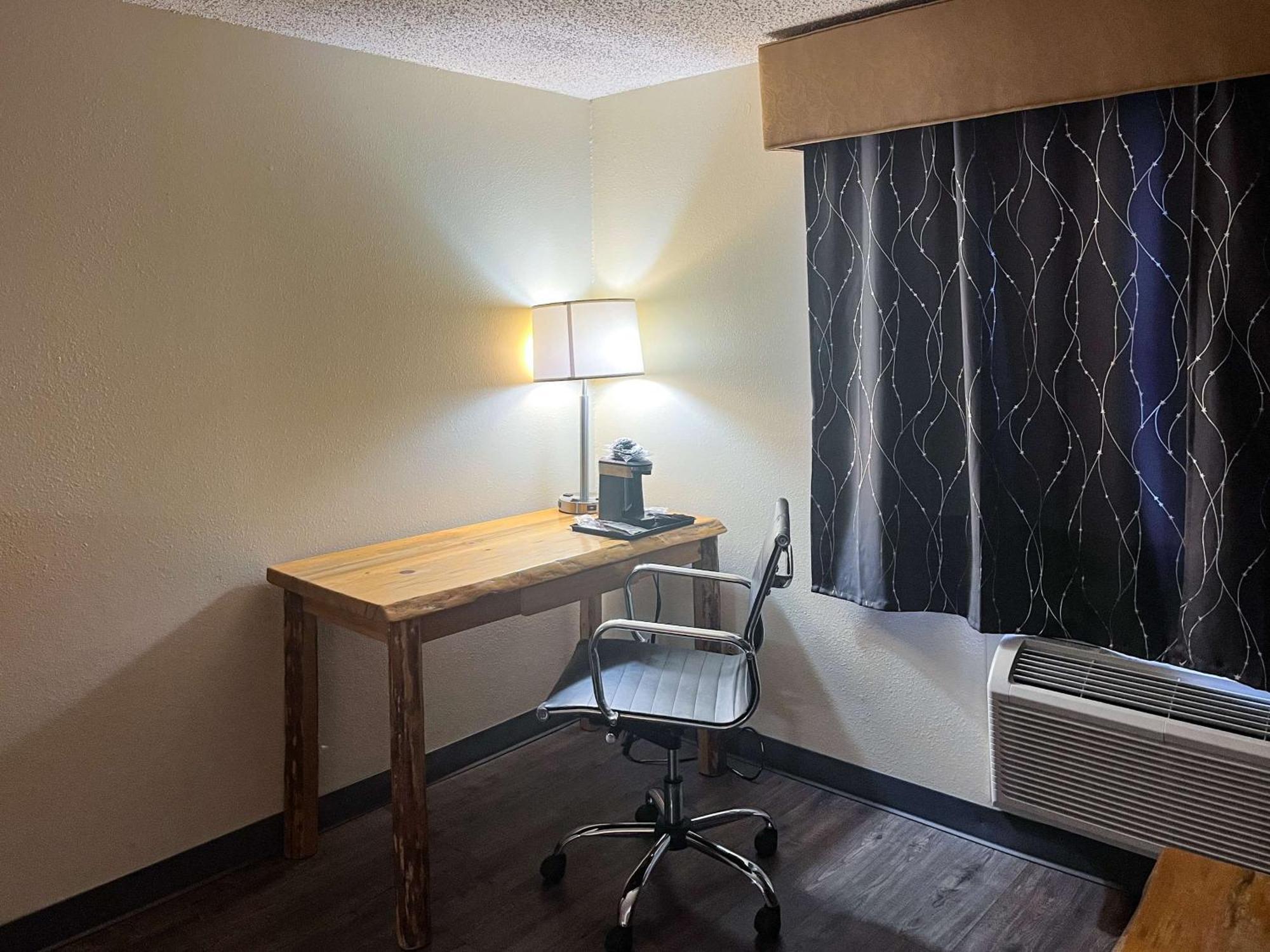 Studio 6 Suites Butte Mt I-90 I-15 Exterior foto